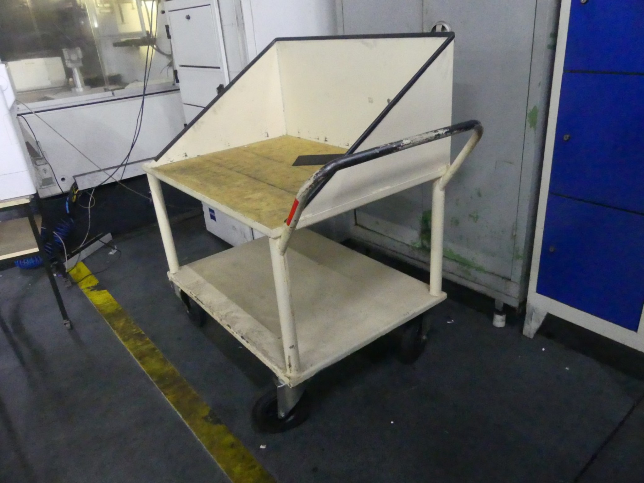 Bearbeitungszentren, metallbearbeitende Maschinen und Produktionslinien aus der Automobilindustrie-2