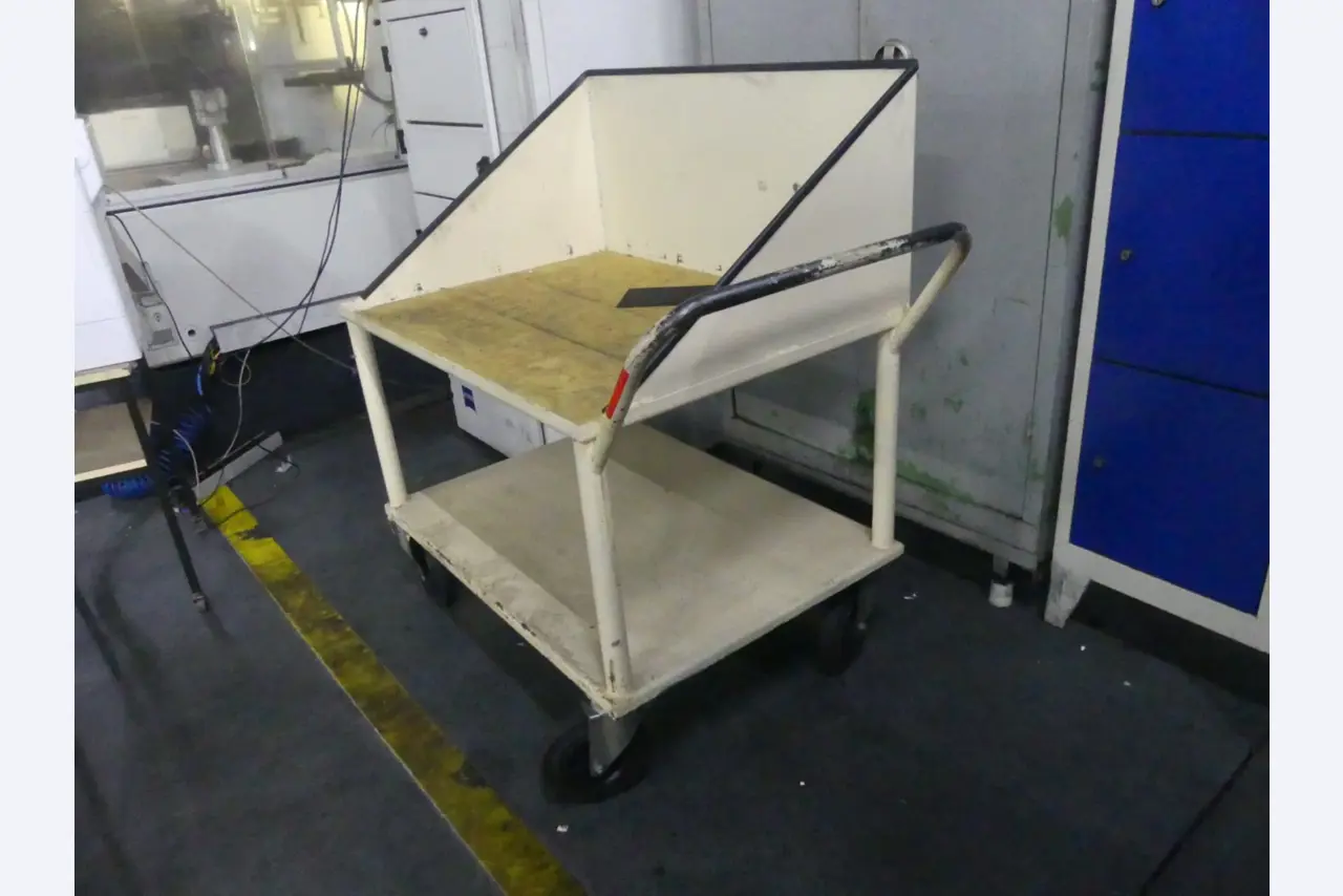 Bearbeitungszentren, metallbearbeitende Maschinen und Produktionslinien aus der Automobilindustrie-2