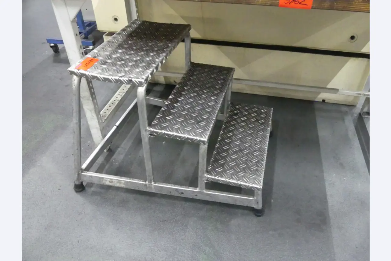 Machining centers, metalworking machines and production lines from the automotive industry-1