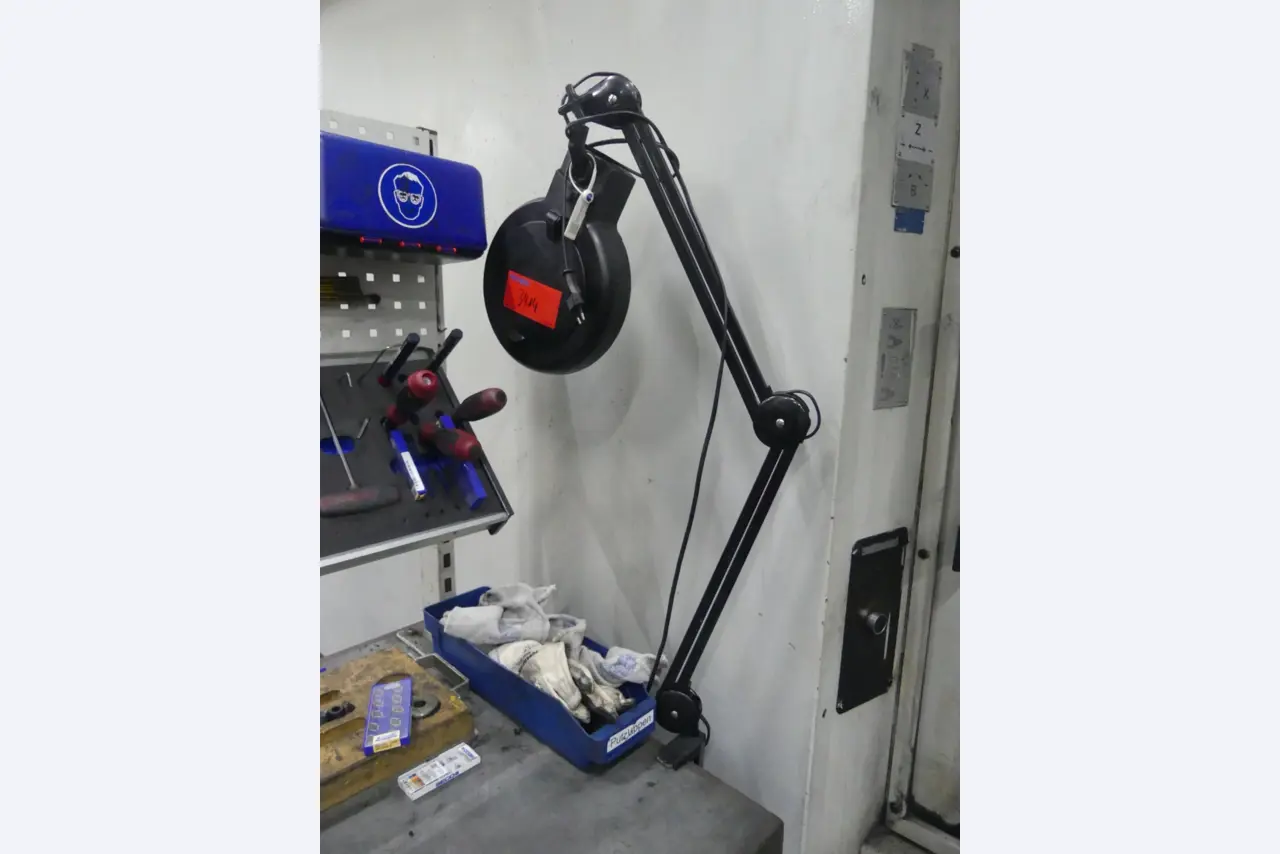 Centres d'usinage, machines-outils et lignes de production pour l'industrie automobile-1