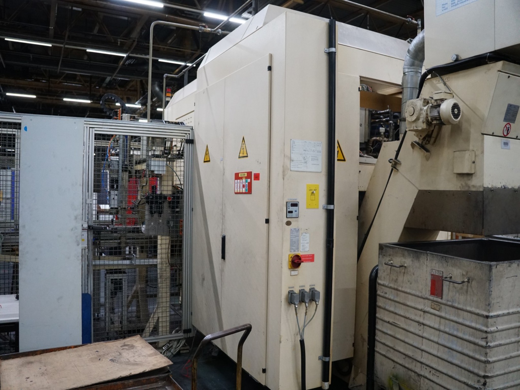 Bearbeitungszentren, metallbearbeitende Maschinen und Produktionslinen aus der Automobilindustrie-3