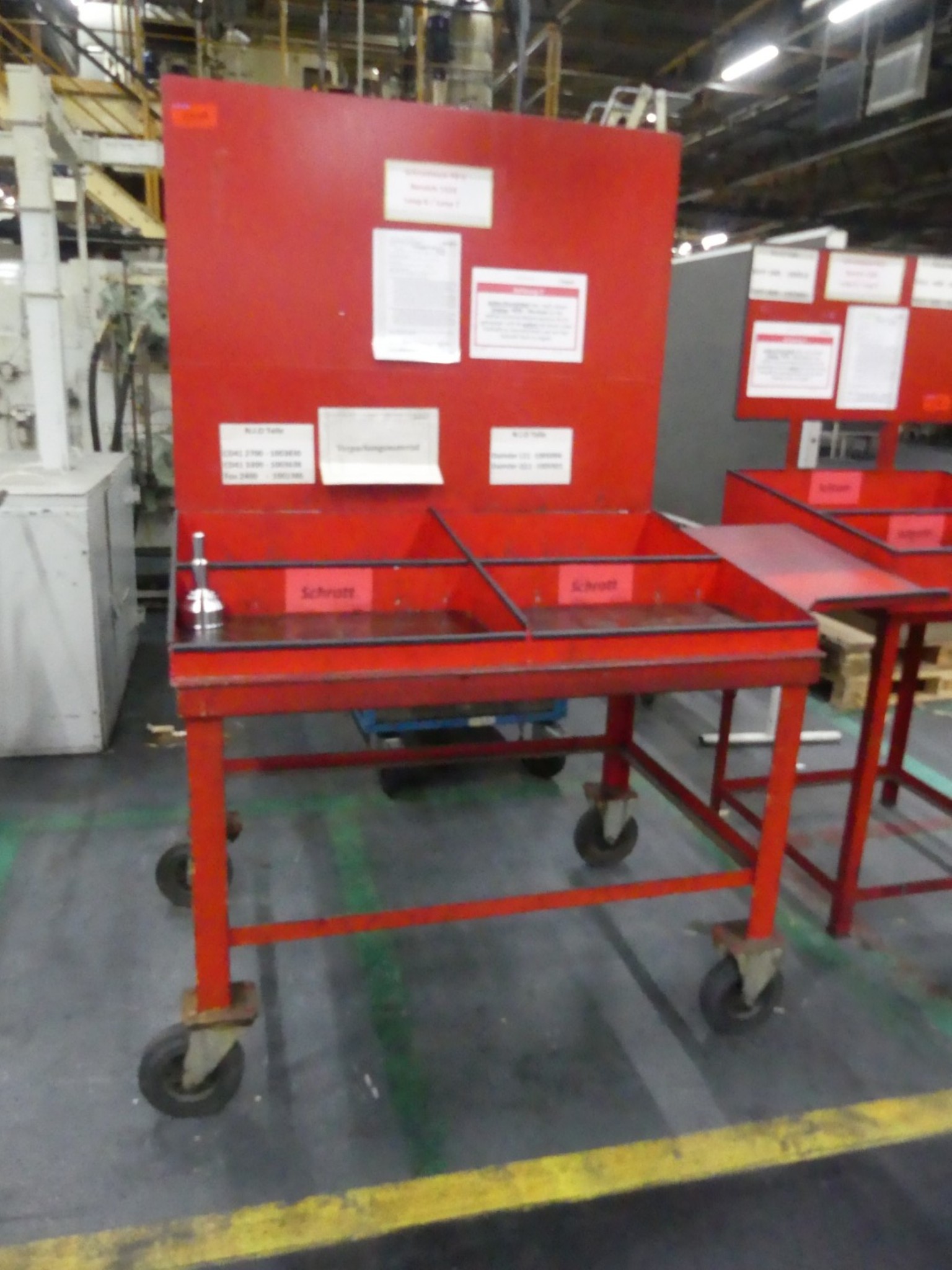Centros de maquinagem, máquinas para trabalhar metais e linhas de produção da indústria automóvel-1