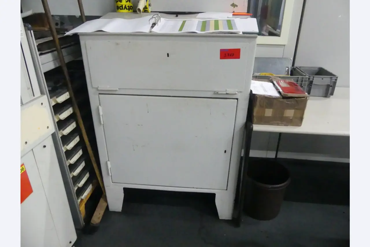 Bearbeitungszentren, metallbearbeitende Maschinen und Produktionslinen aus der Automobilindustrie-1
