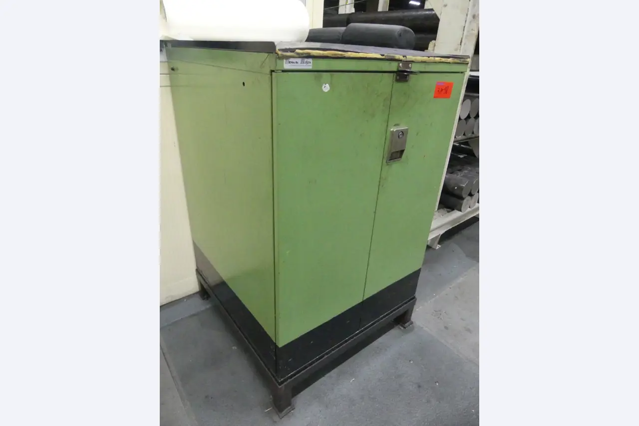Bearbeitungszentren, metallbearbeitende Maschinen und Produktionslinen aus der Automobilindustrie-2