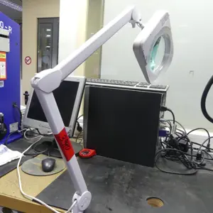 Magnifying lamp