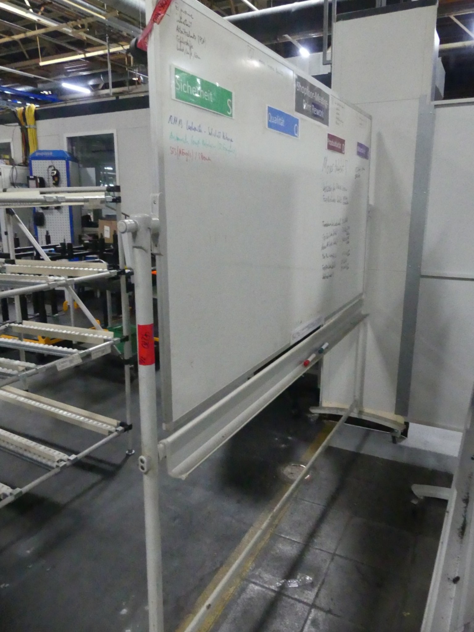 Bearbeitungszentren, metallbearbeitende Maschinen und Produktionslinen aus der Automobilindustrie-2
