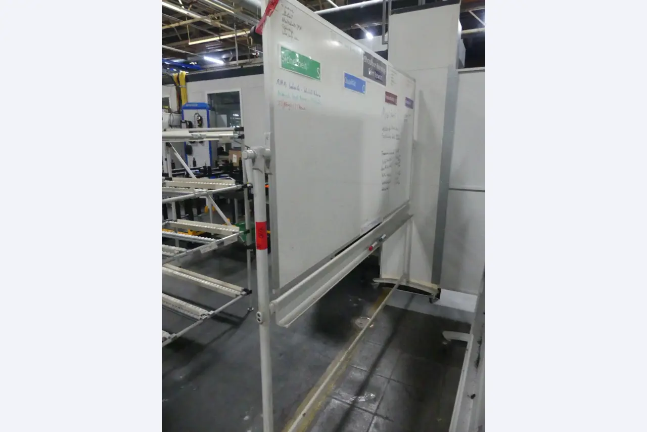 Bearbeitungszentren, metallbearbeitende Maschinen und Produktionslinen aus der Automobilindustrie-2