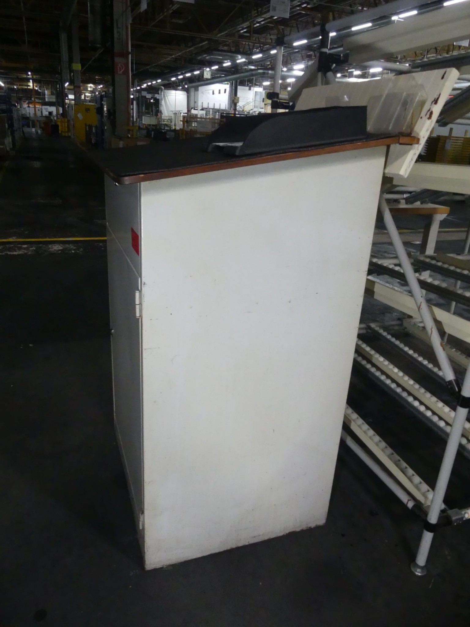 Machining centers, metalworking machines and production lines from the automotive industry-2