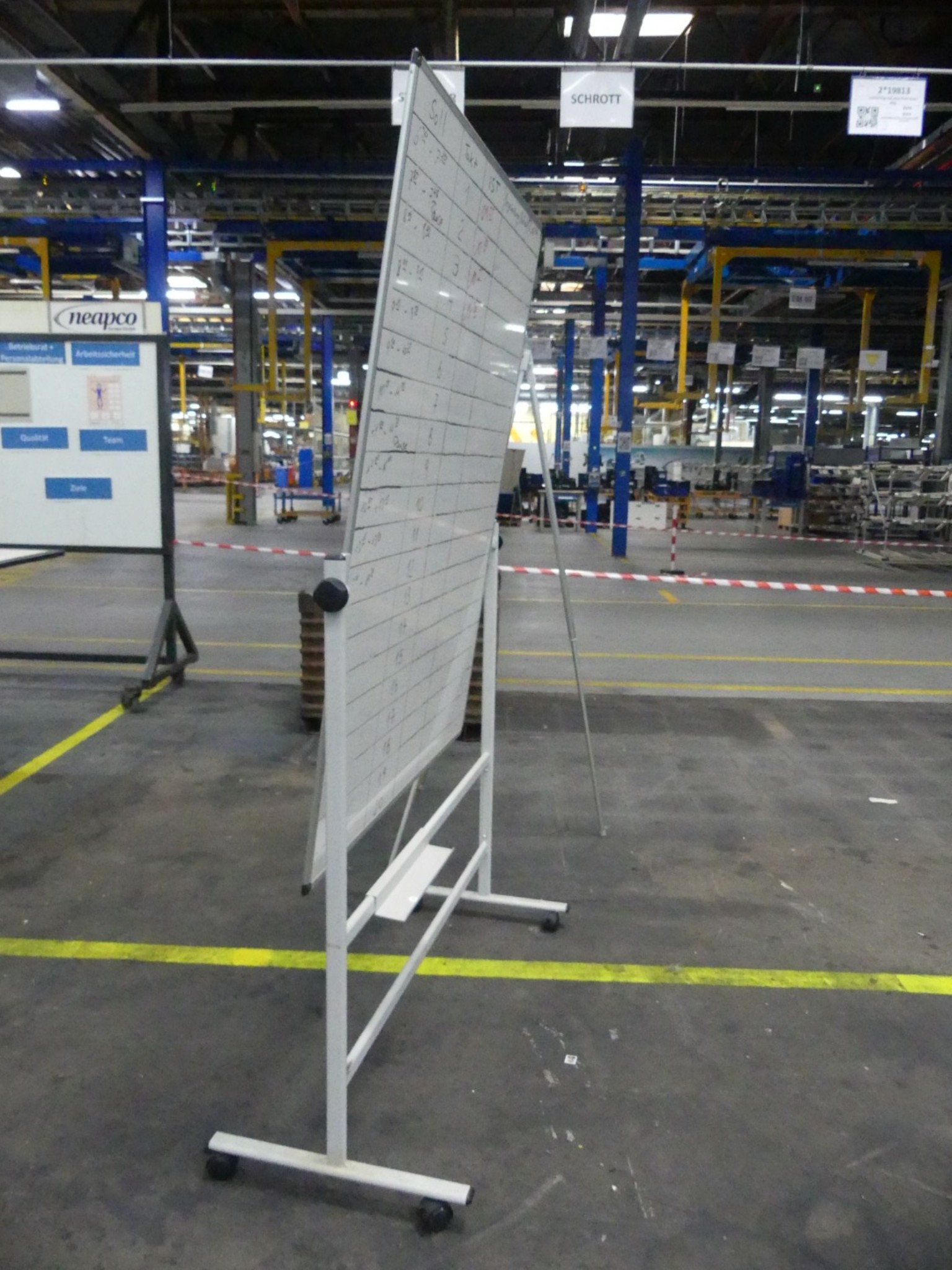 Bearbeitungszentren, metallbearbeitende Maschinen und Produktionslinen aus der Automobilindustrie-2