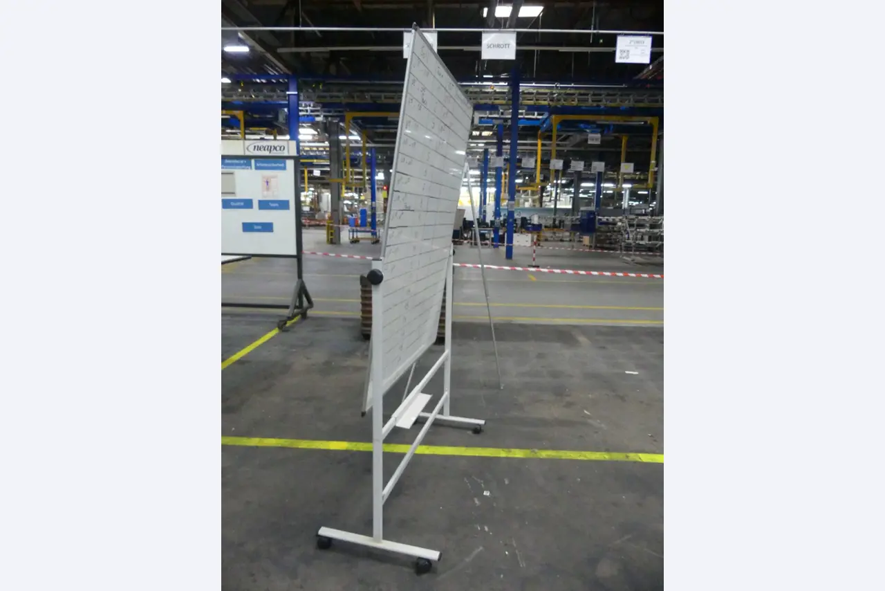 Bearbeitungszentren, metallbearbeitende Maschinen und Produktionslinen aus der Automobilindustrie-2