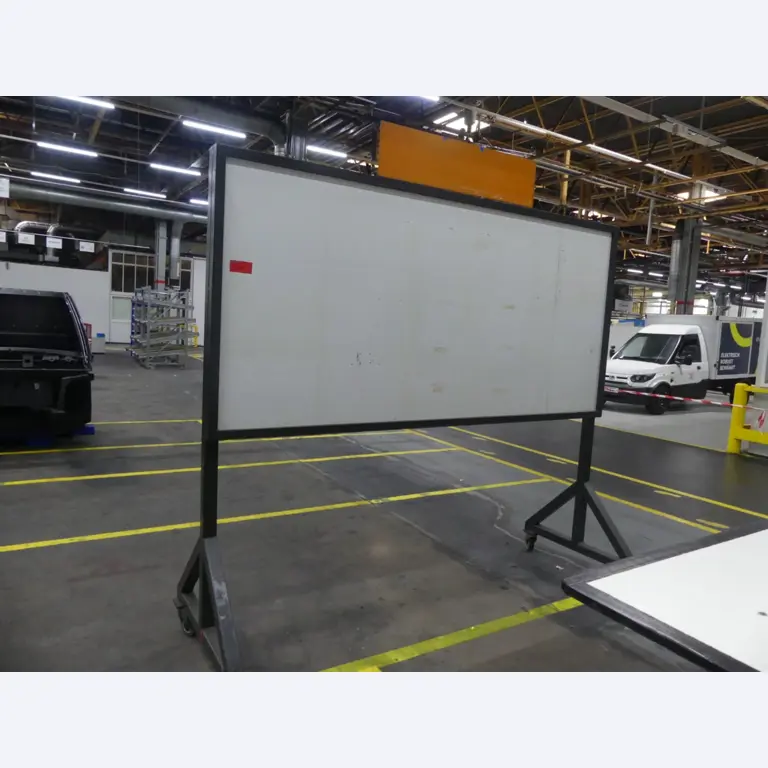 Bearbeitungszentren, metallbearbeitende Maschinen und Produktionslinen aus der Automobilindustrie-1