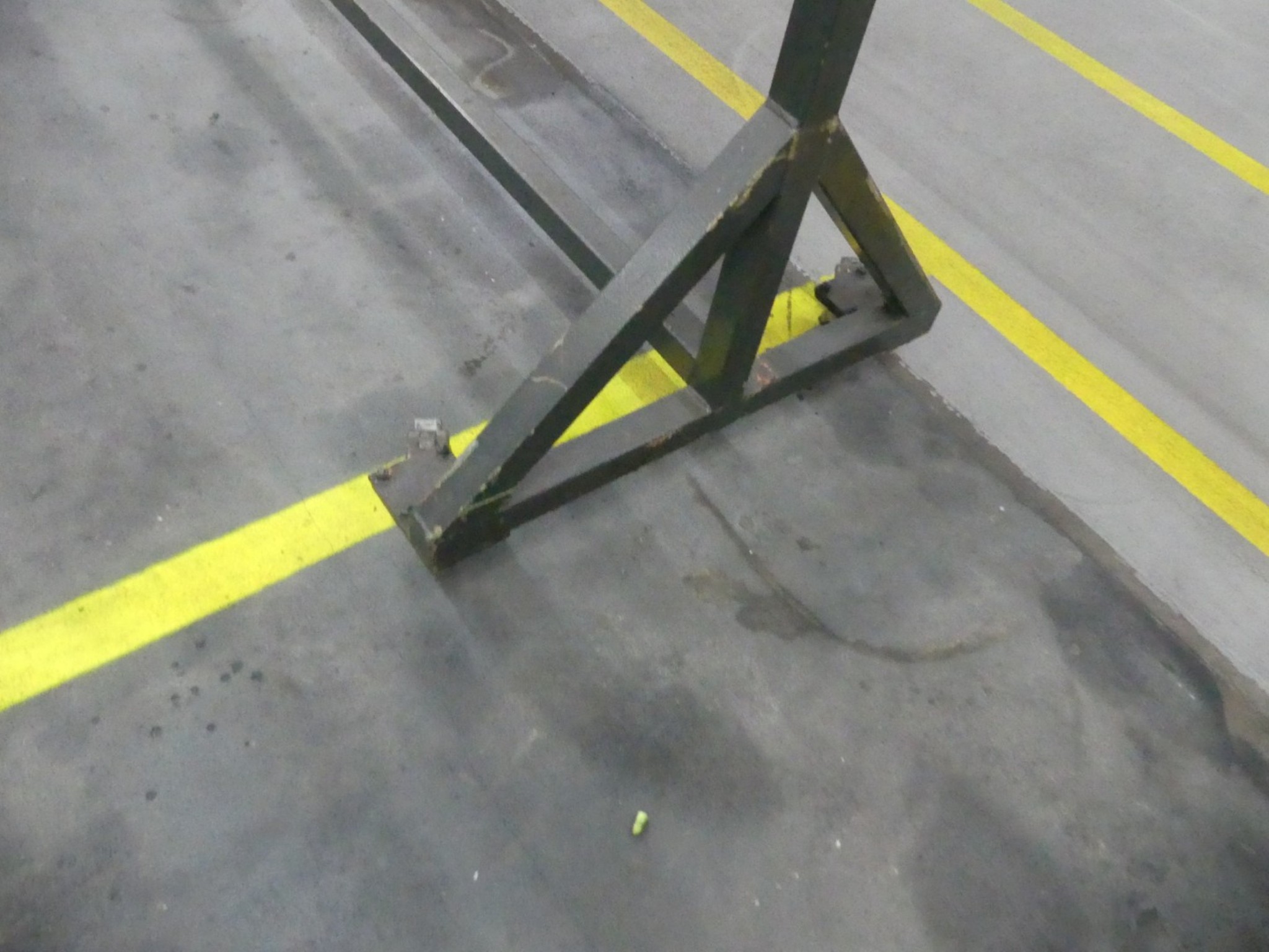 Bearbeitungszentren, metallbearbeitende Maschinen und Produktionslinen aus der Automobilindustrie-3