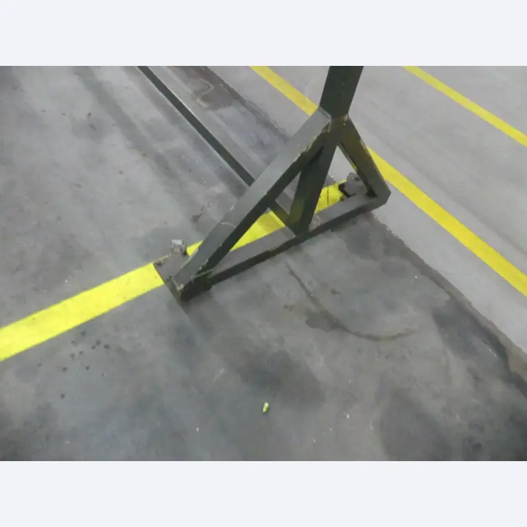 Bearbeitungszentren, metallbearbeitende Maschinen und Produktionslinen aus der Automobilindustrie-3
