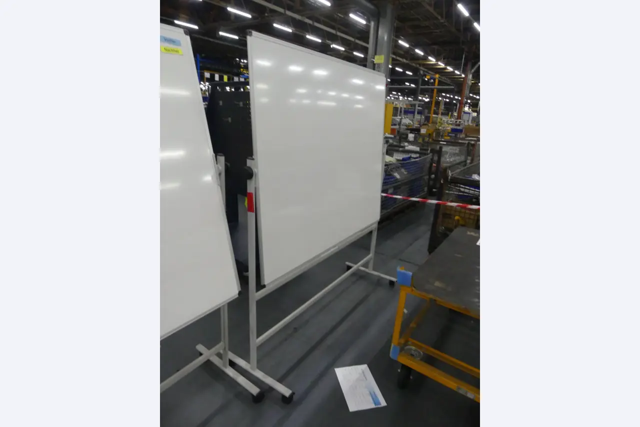 Bearbeitungszentren, metallbearbeitende Maschinen und Produktionslinen aus der Automobilindustrie-1