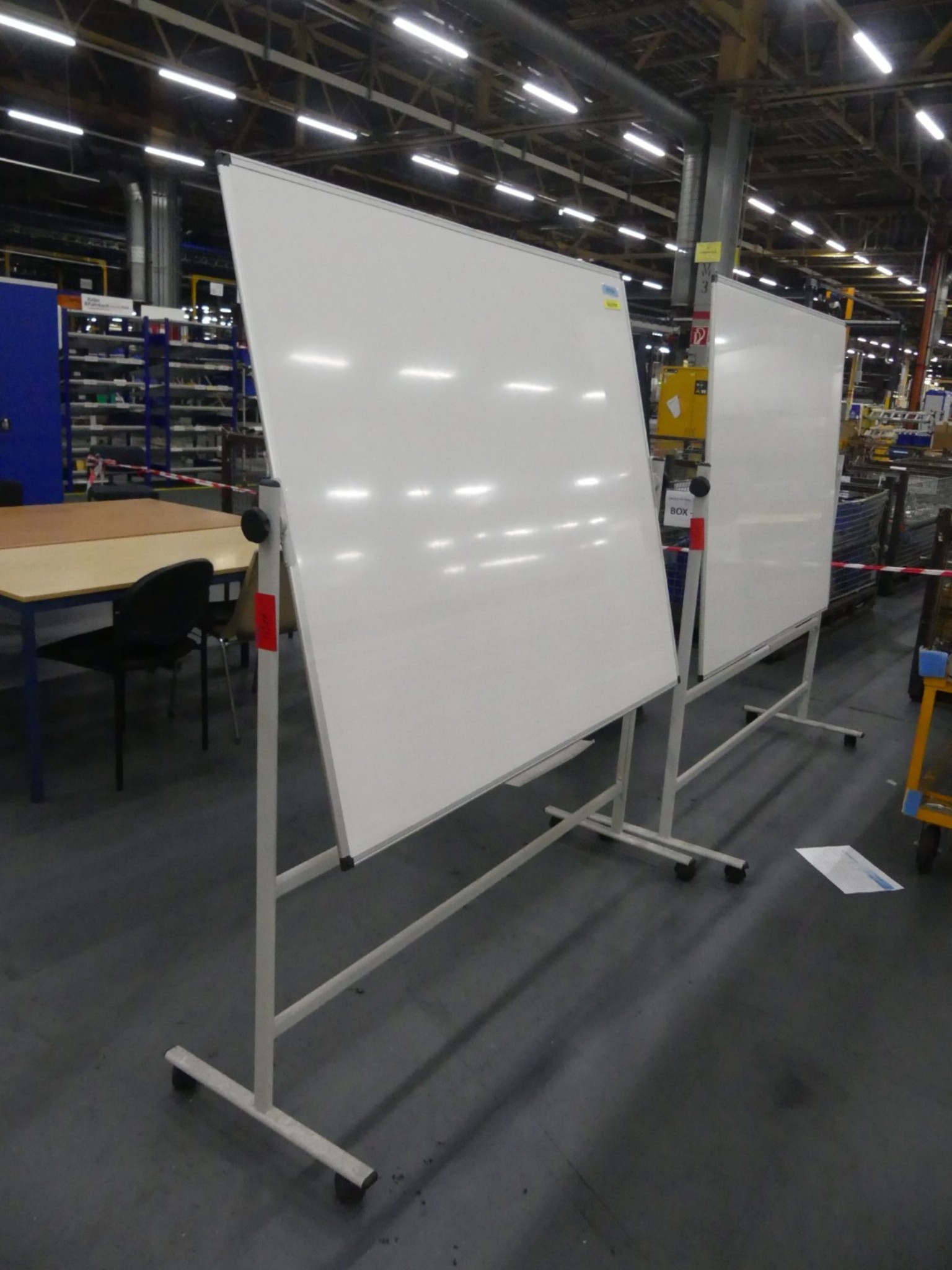 Bearbeitungszentren, metallbearbeitende Maschinen und Produktionslinen aus der Automobilindustrie-2