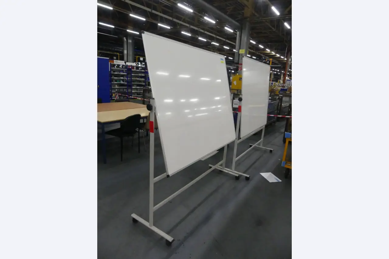 Bearbeitungszentren, metallbearbeitende Maschinen und Produktionslinen aus der Automobilindustrie-2