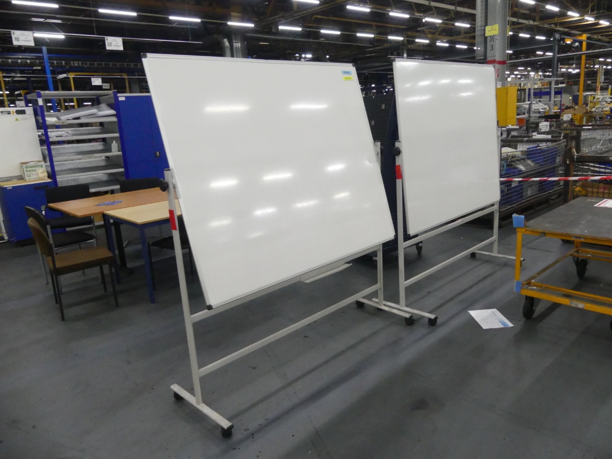 Bearbeitungszentren, metallbearbeitende Maschinen und Produktionslinen aus der Automobilindustrie-3