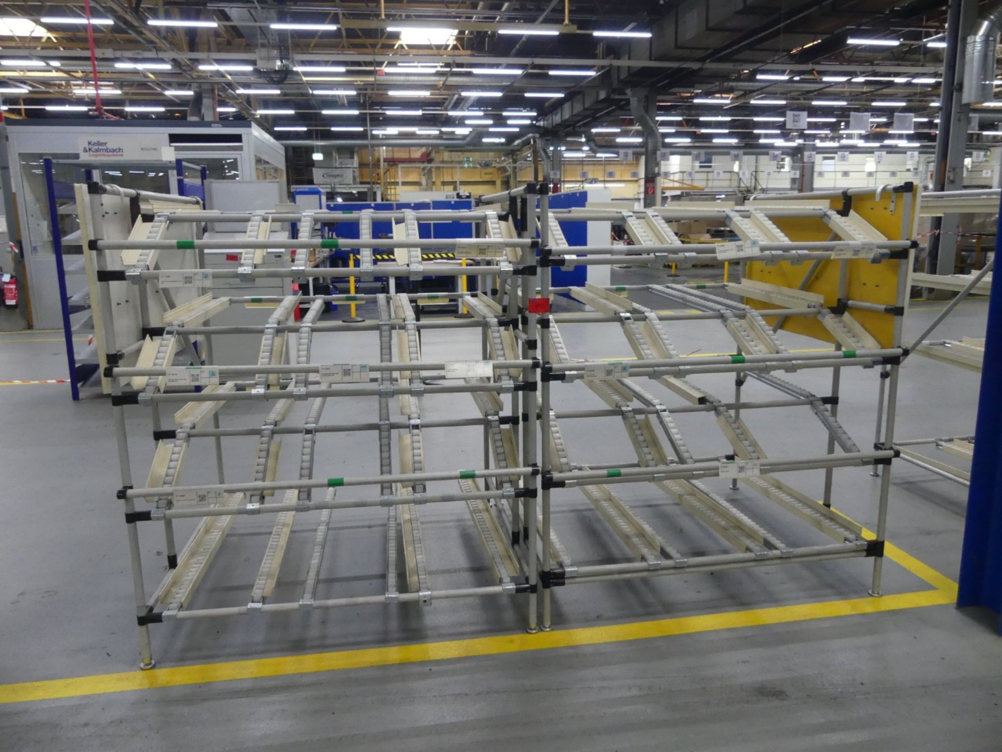 Centros de maquinagem, máquinas para trabalhar metais e linhas de produção da indústria automóvel-1