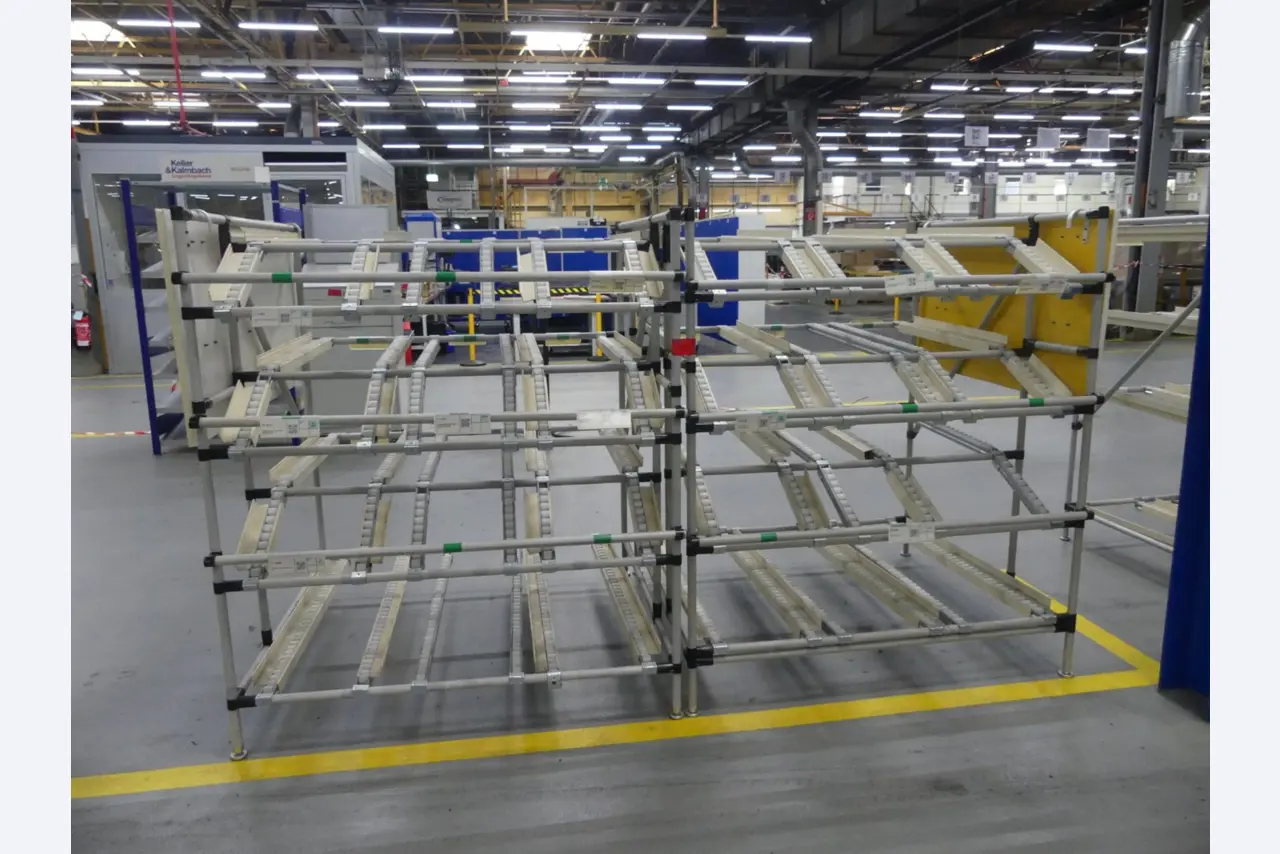 Centros de maquinagem, máquinas para trabalhar metais e linhas de produção da indústria automóvel-1