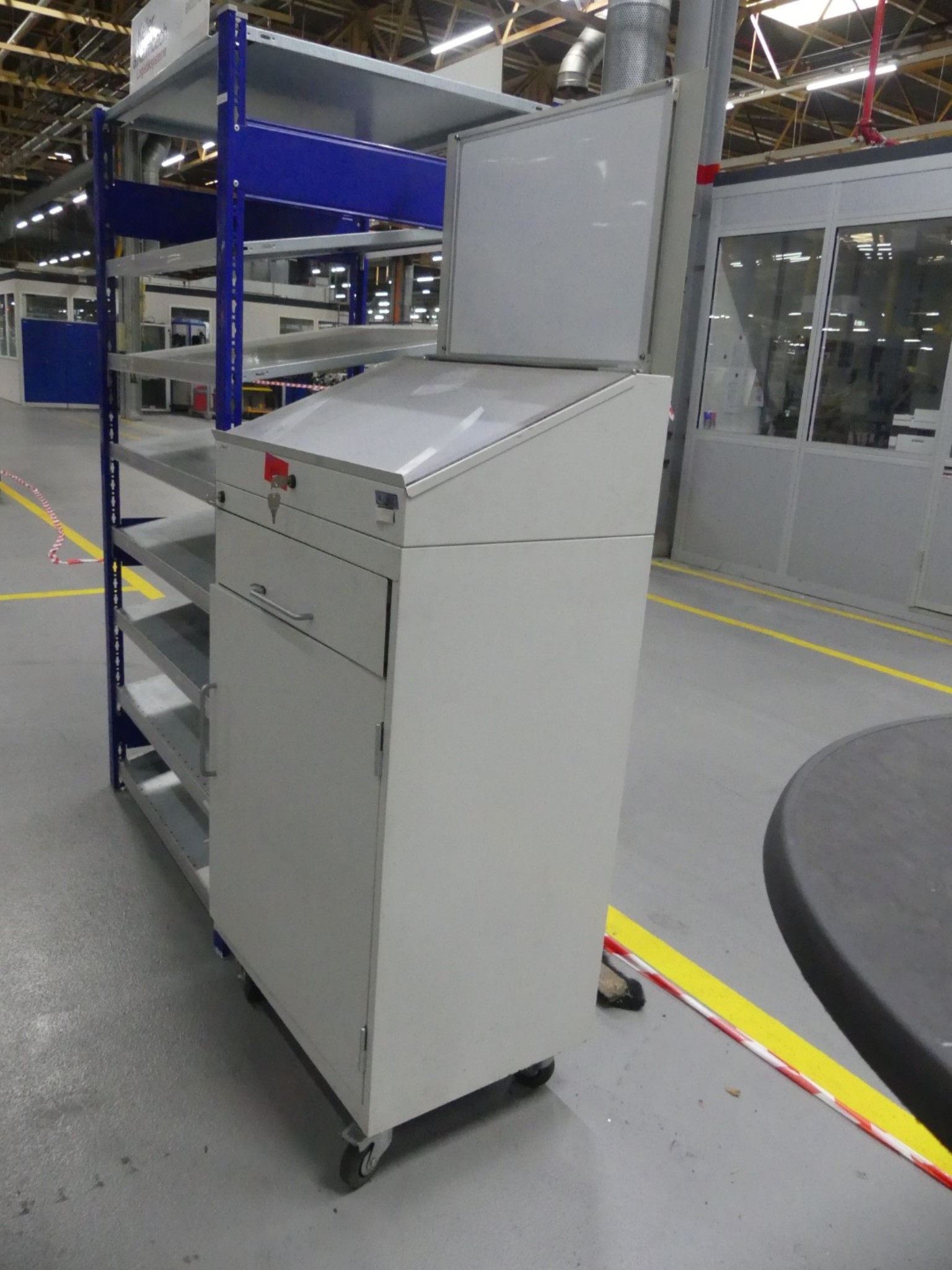 Centros de maquinagem, máquinas para trabalhar metais e linhas de produção da indústria automóvel-2