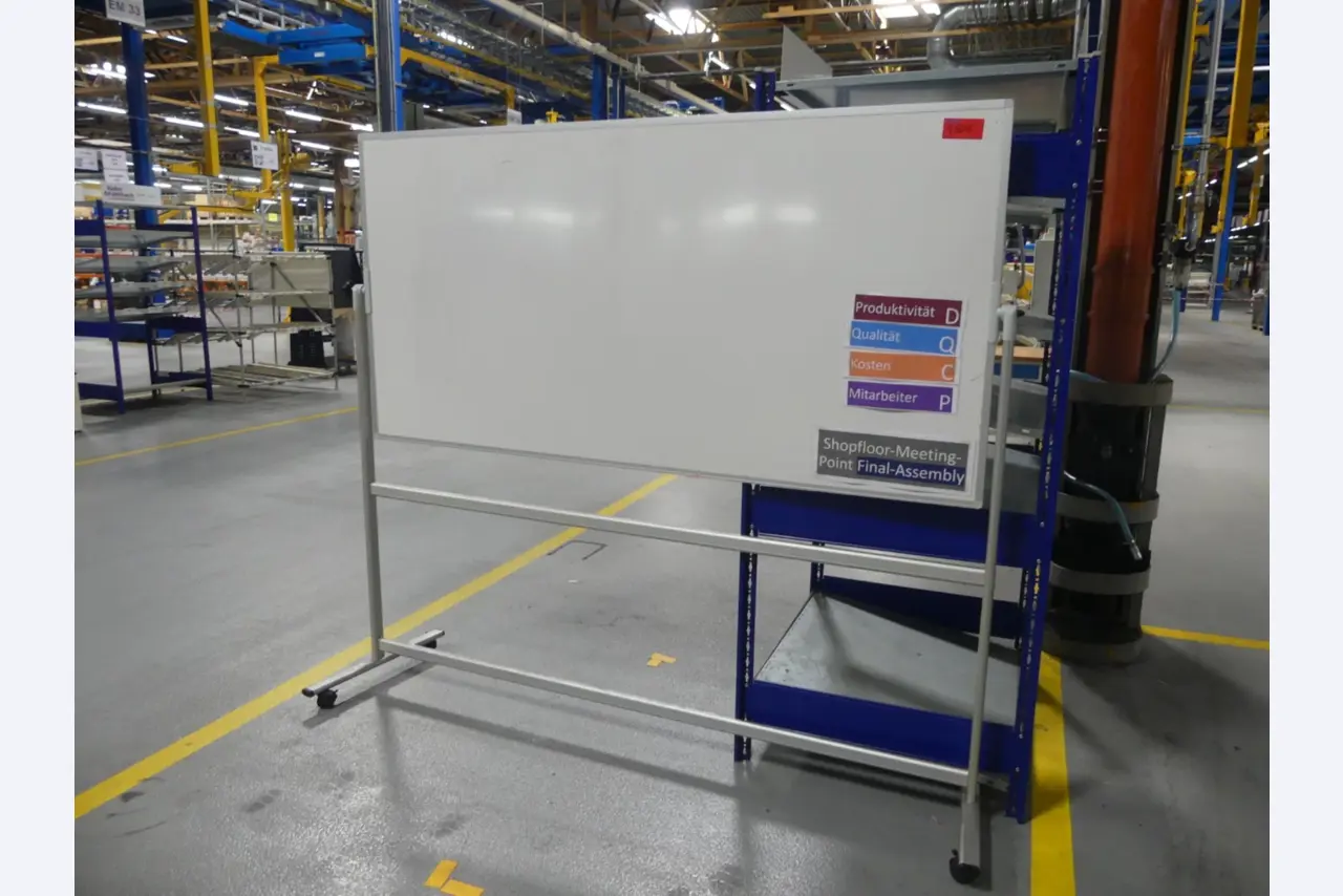 Centros de maquinagem, máquinas para trabalhar metais e linhas de produção da indústria automóvel-1