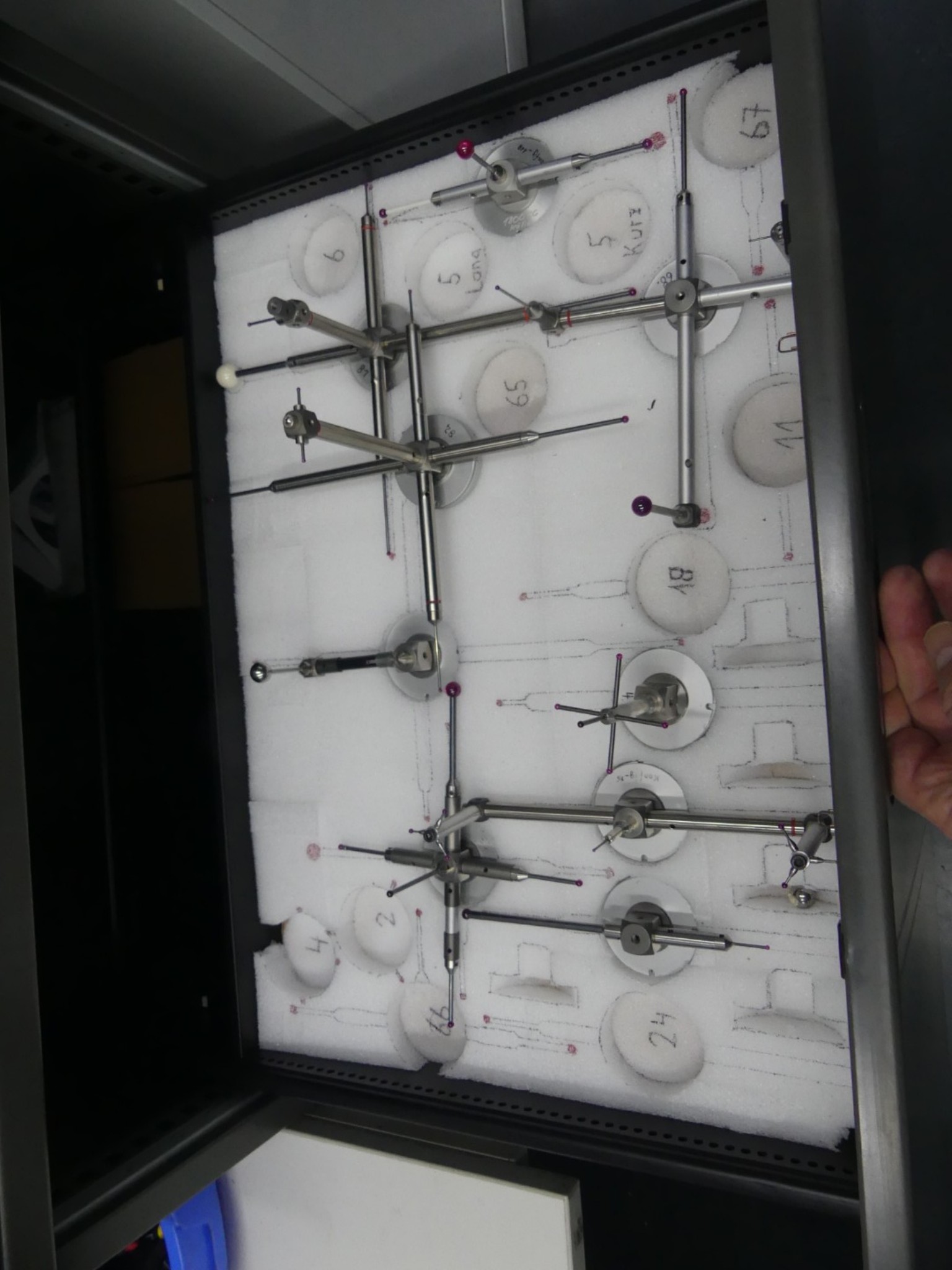 Machining centers, metalworking machines and production lines from the automotive industry-2