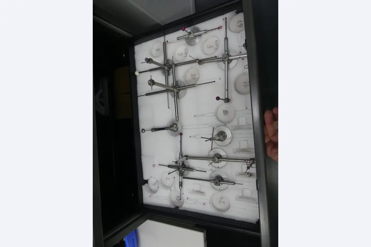 Machining centers, metalworking machines and production lines from the automotive industry-2