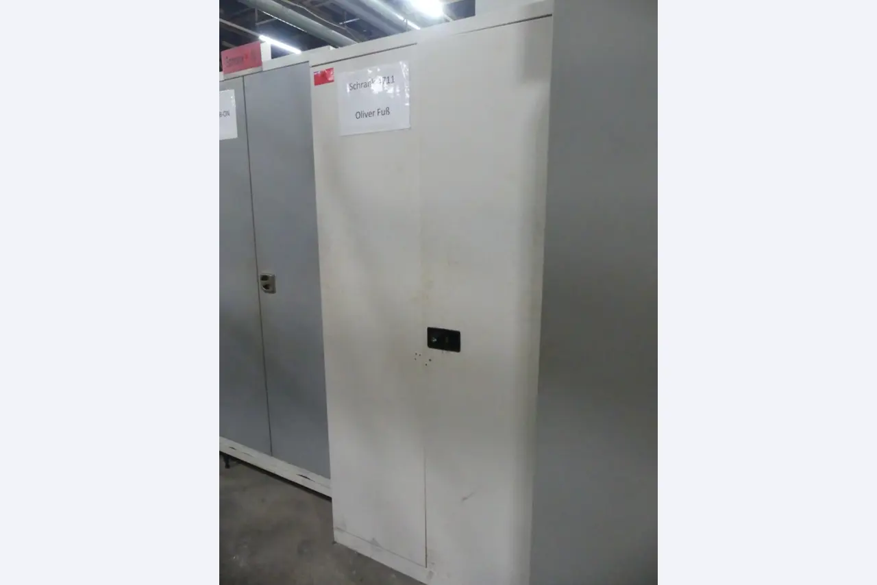 Bearbeitungszentren, metallbearbeitende Maschinen und Produktionslinen aus der Automobilindustrie-1