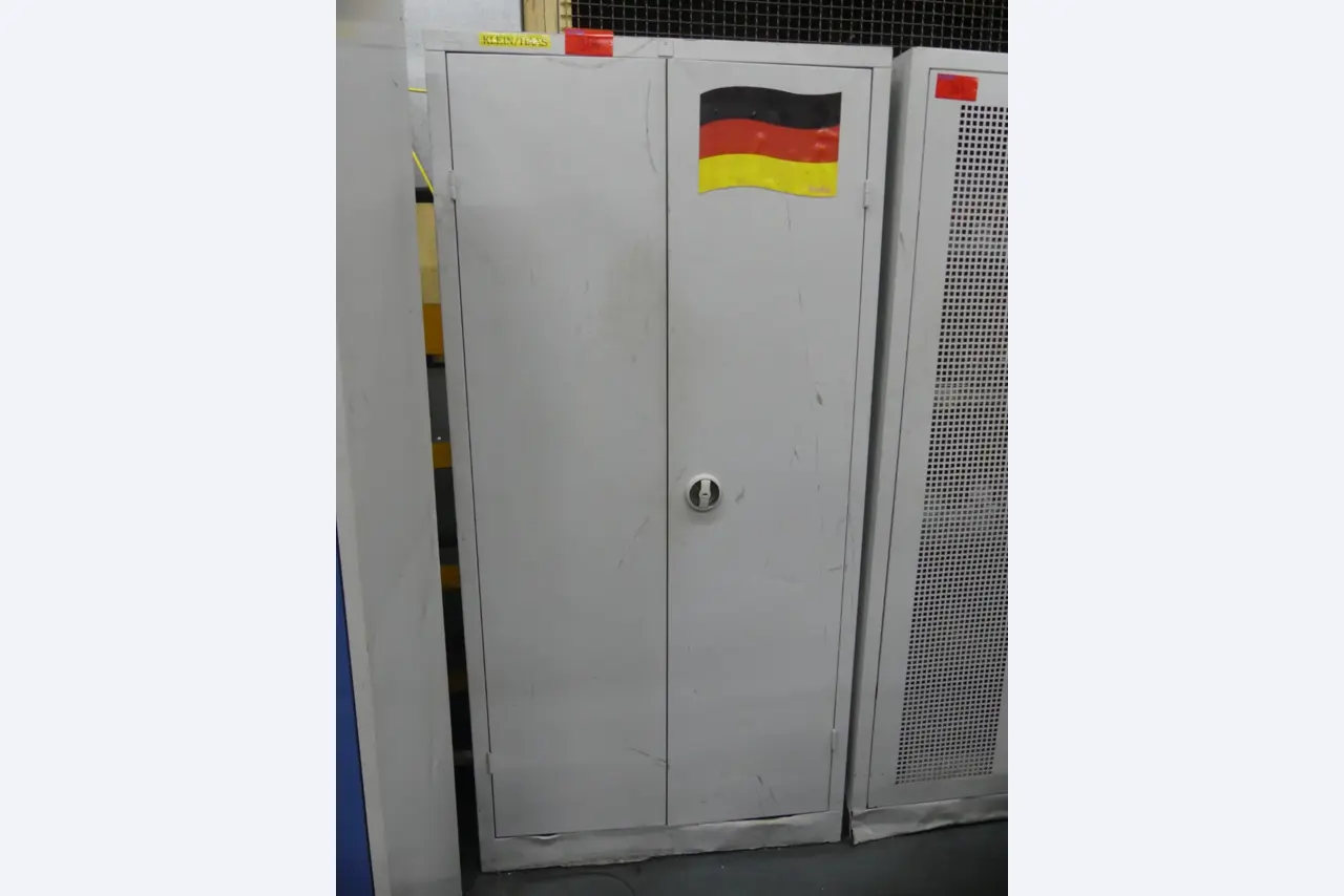 Bearbeitungszentren, metallbearbeitende Maschinen und Produktionslinen aus der Automobilindustrie-1