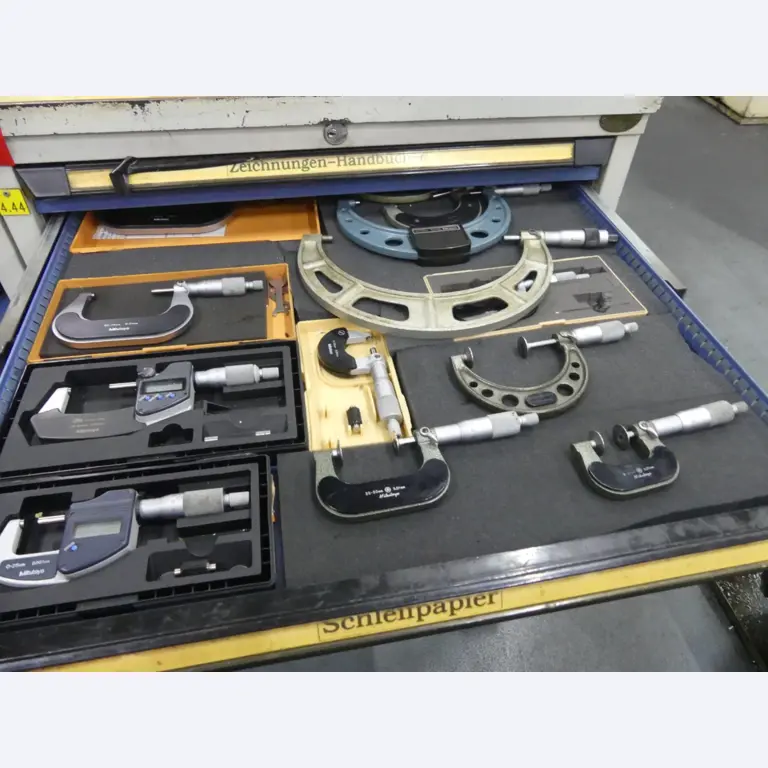 Centros de maquinagem, máquinas para trabalhar metais e linhas de produção da indústria automóvel-13