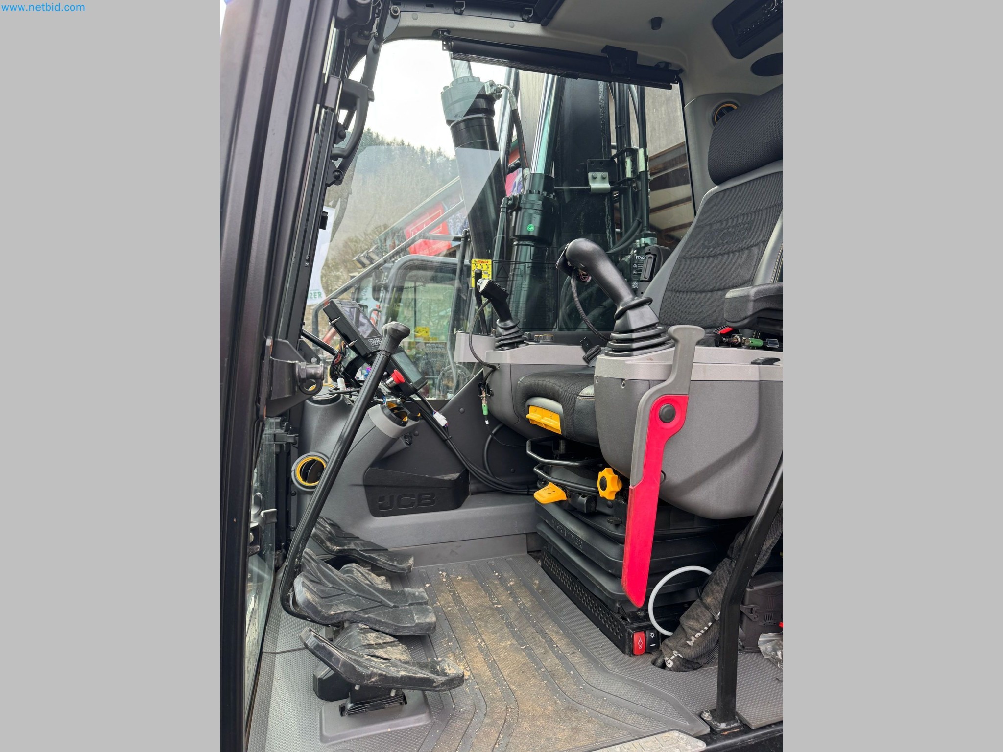 JCB excavator and Nisula forestry harvester-18