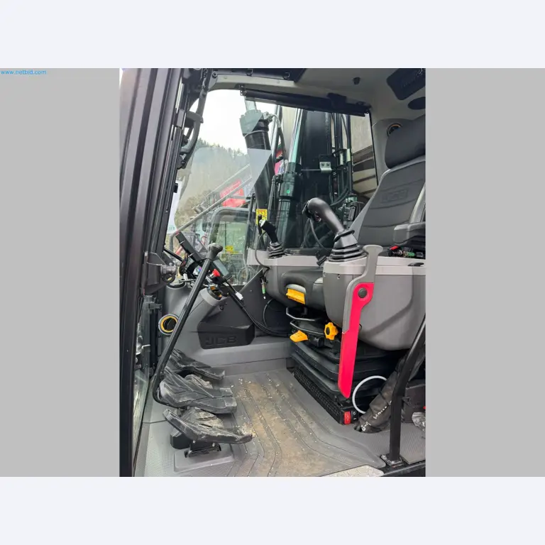 JCB excavator and Nisula forestry harvester-18