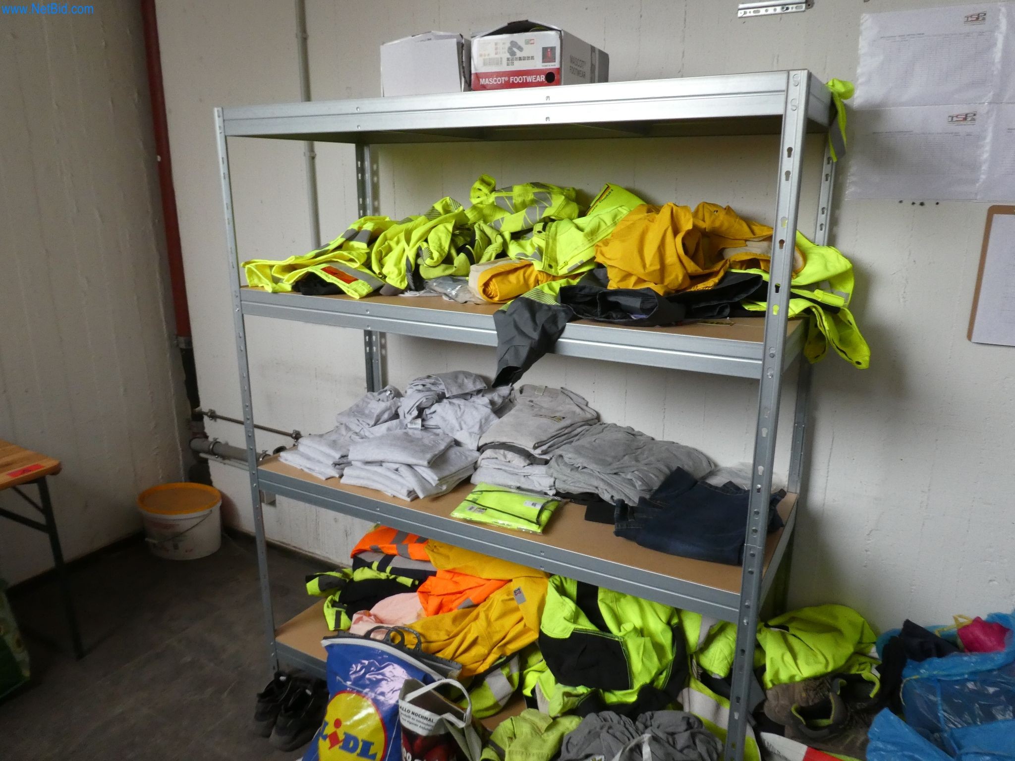 Maschinen eines Tiefbauunternehmens-4