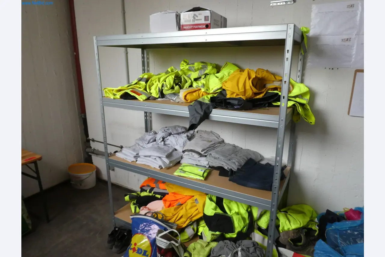 Maschinen eines Tiefbauunternehmens-4