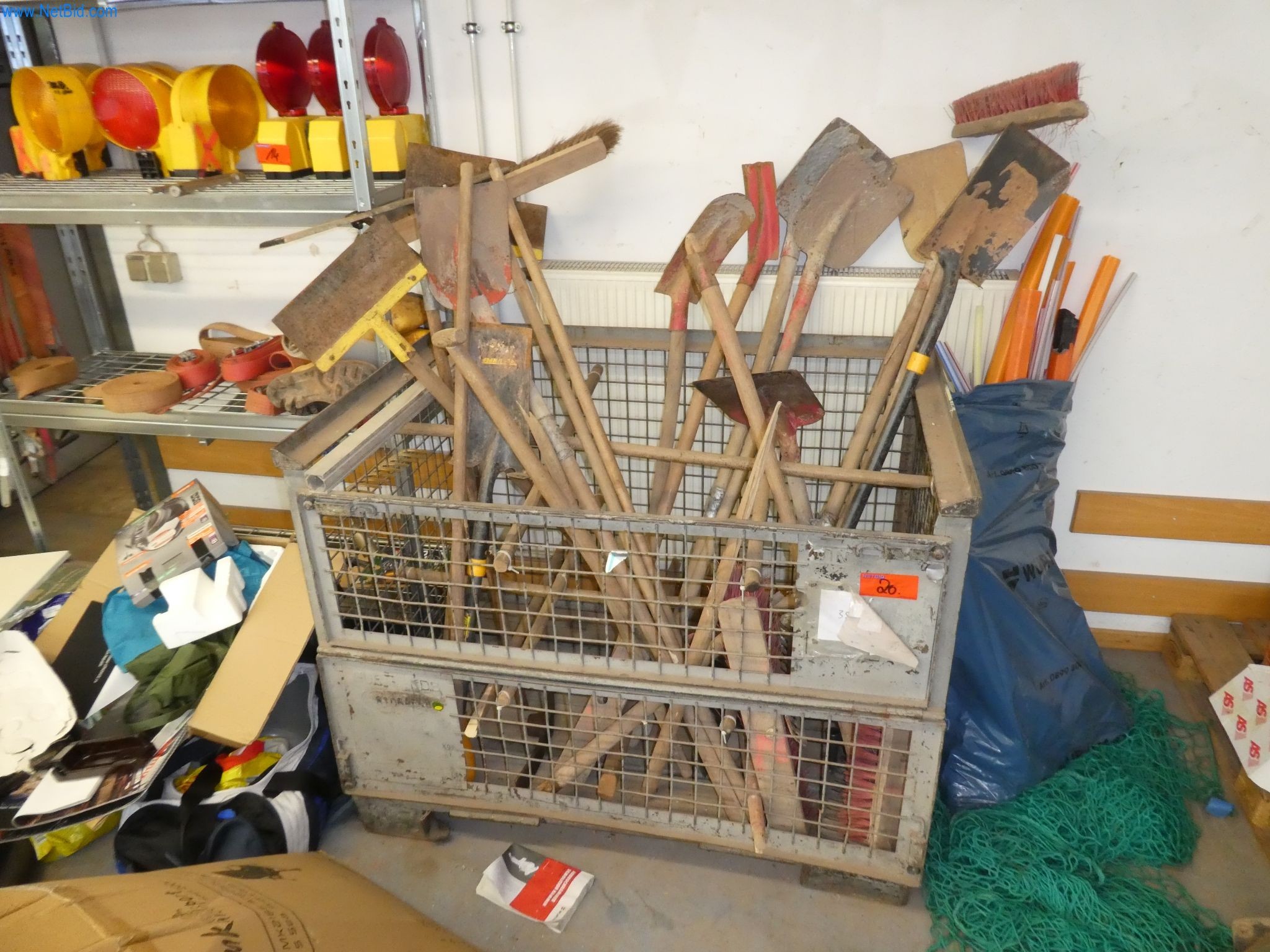 Maschinen eines Tiefbauunternehmens-1