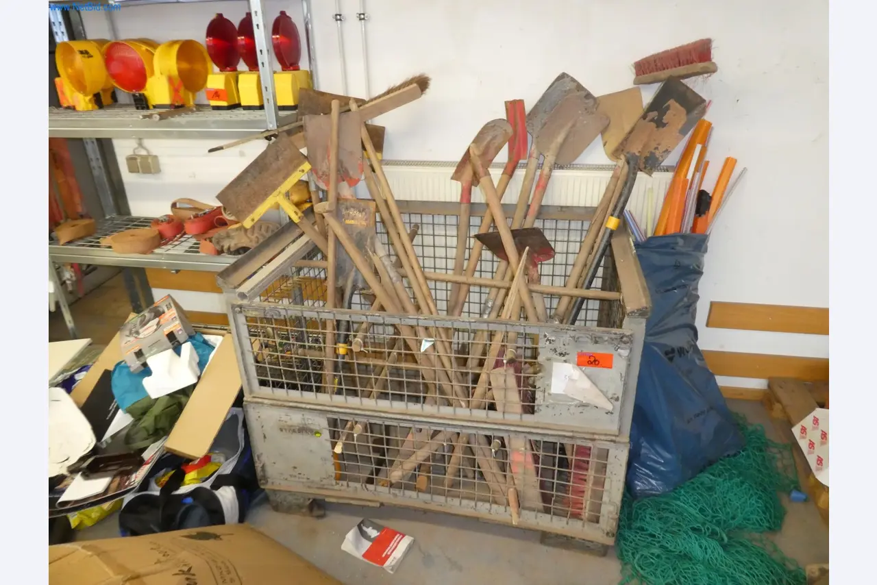 Maschinen eines Tiefbauunternehmens-1