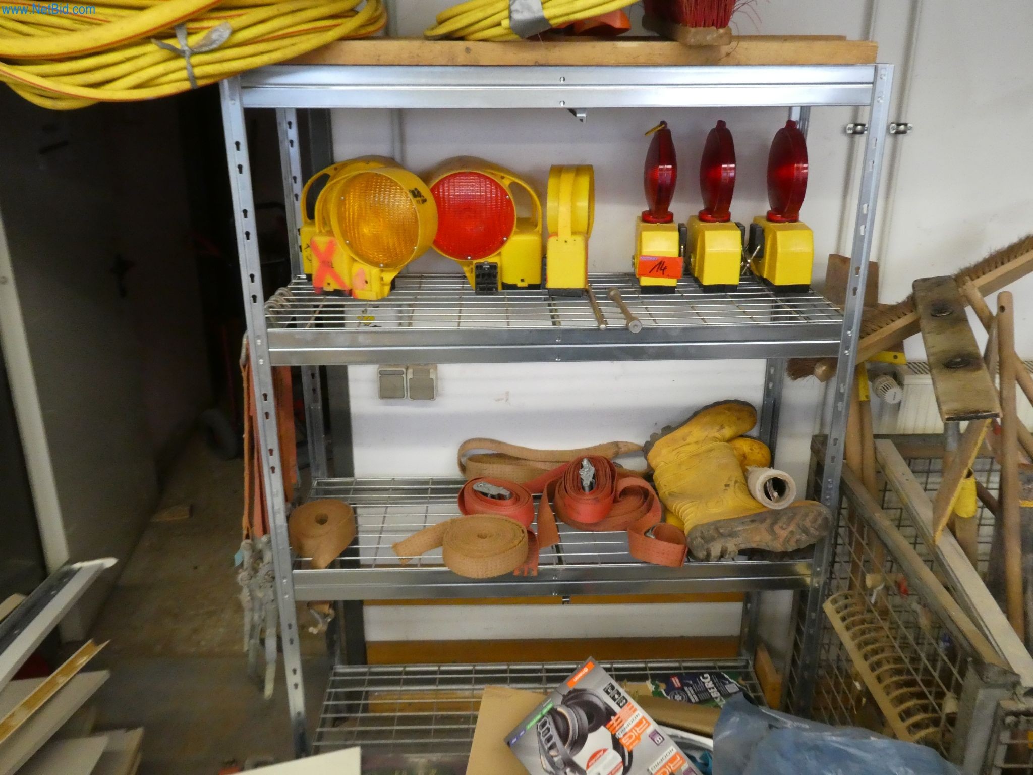 Maschinen eines Tiefbauunternehmens-3