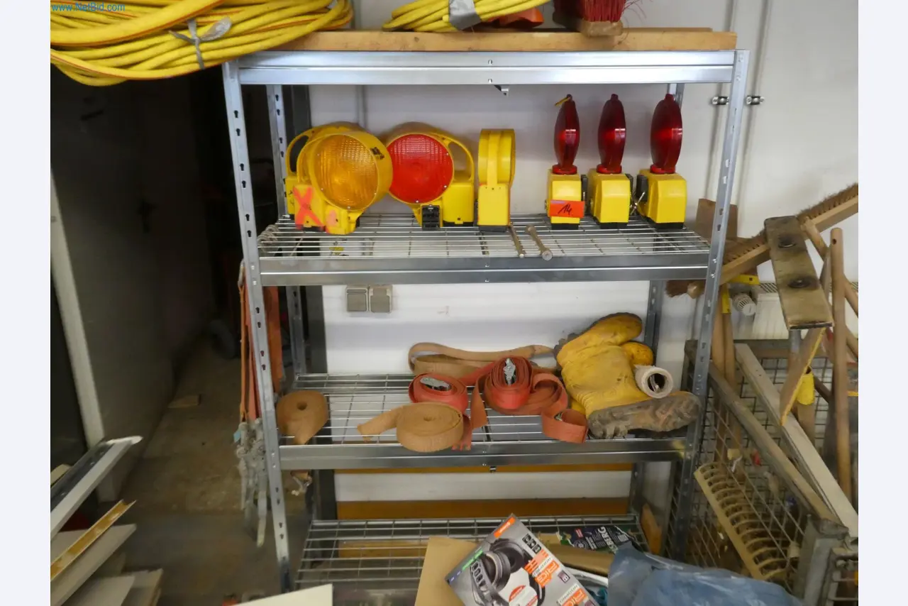 Maschinen eines Tiefbauunternehmens-3