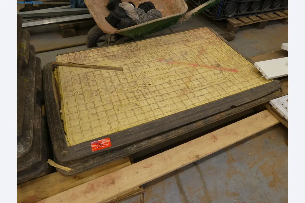 Maschinen eines Tiefbauunternehmens-1