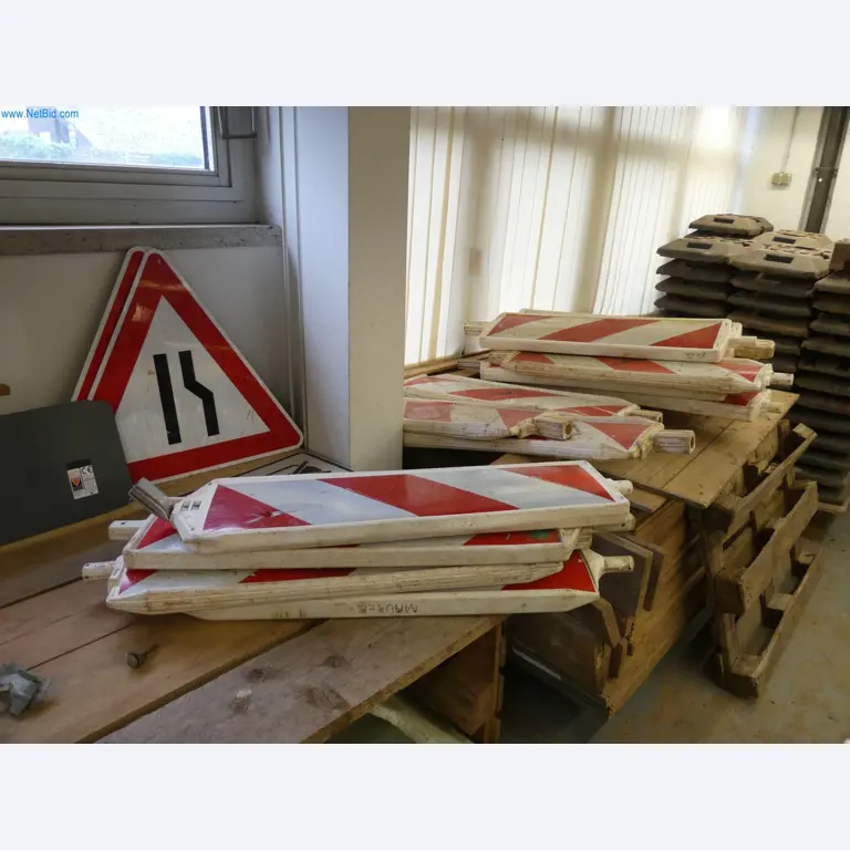 Maschinen eines Tiefbauunternehmens-6