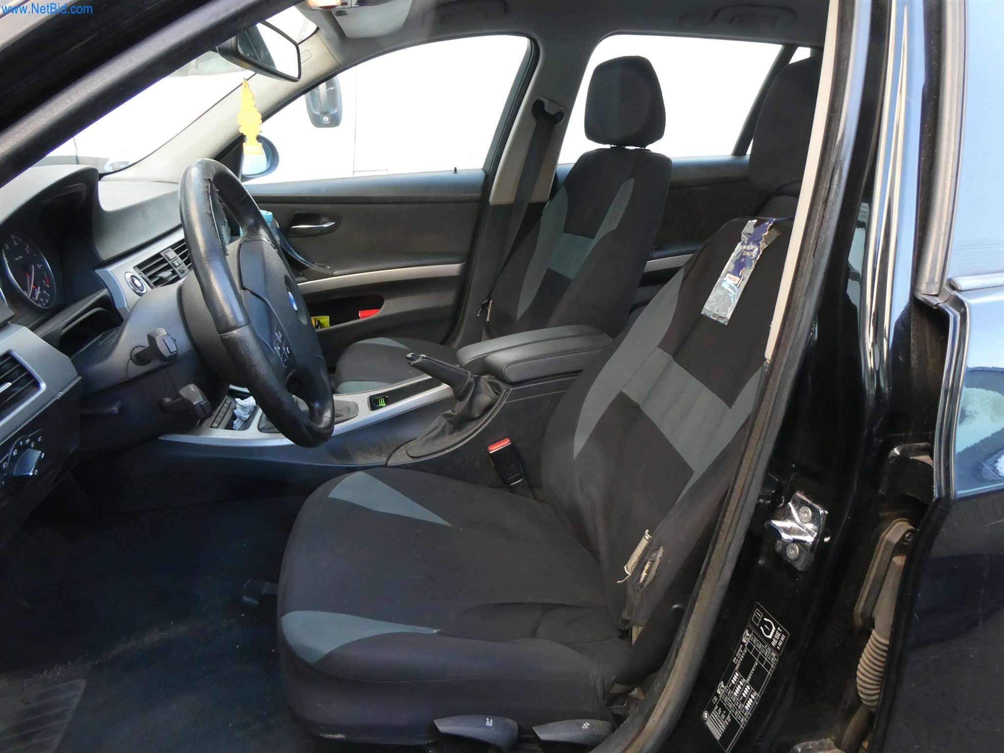 Passenger car BMW 318i Touring – foto 8 – kavel bij NetBid, Heusweiler