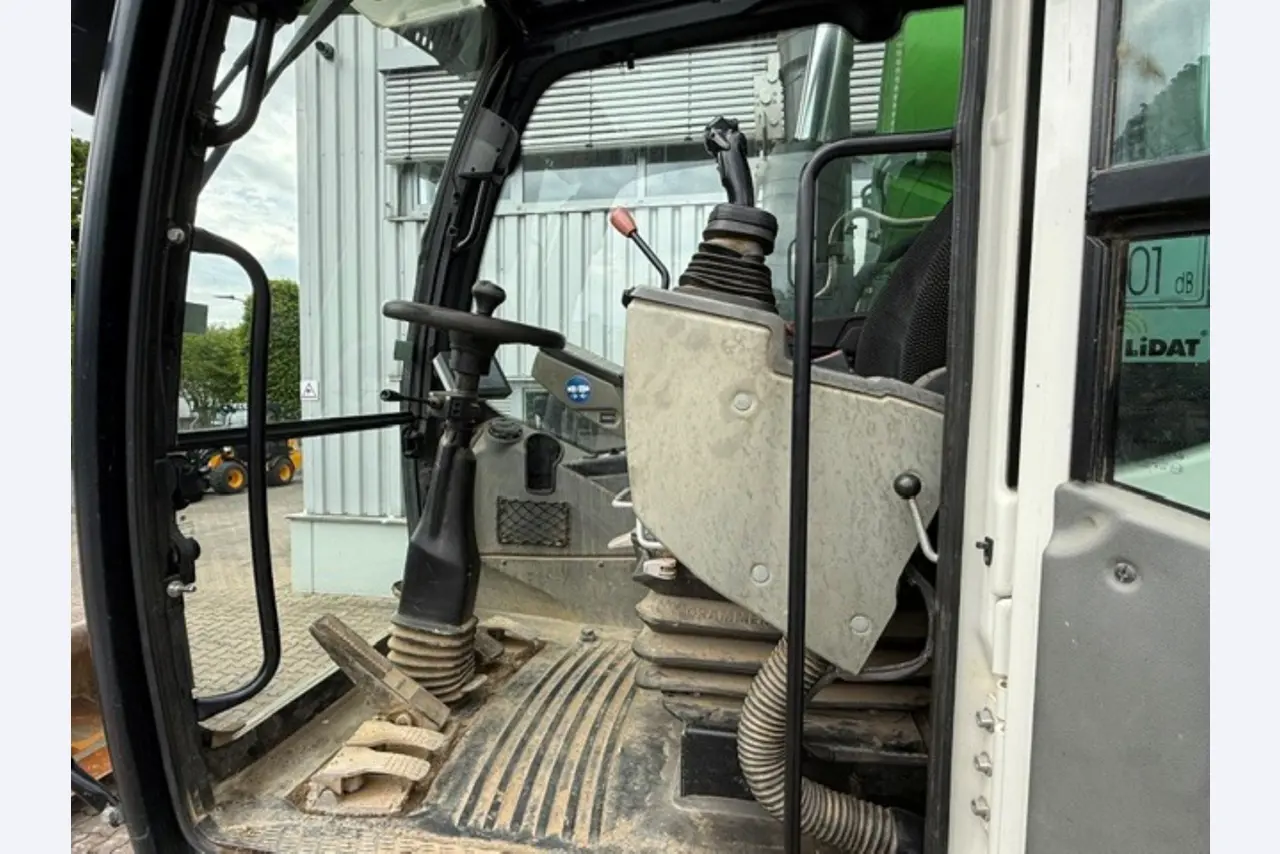 Machines de construction modernes libérées-12