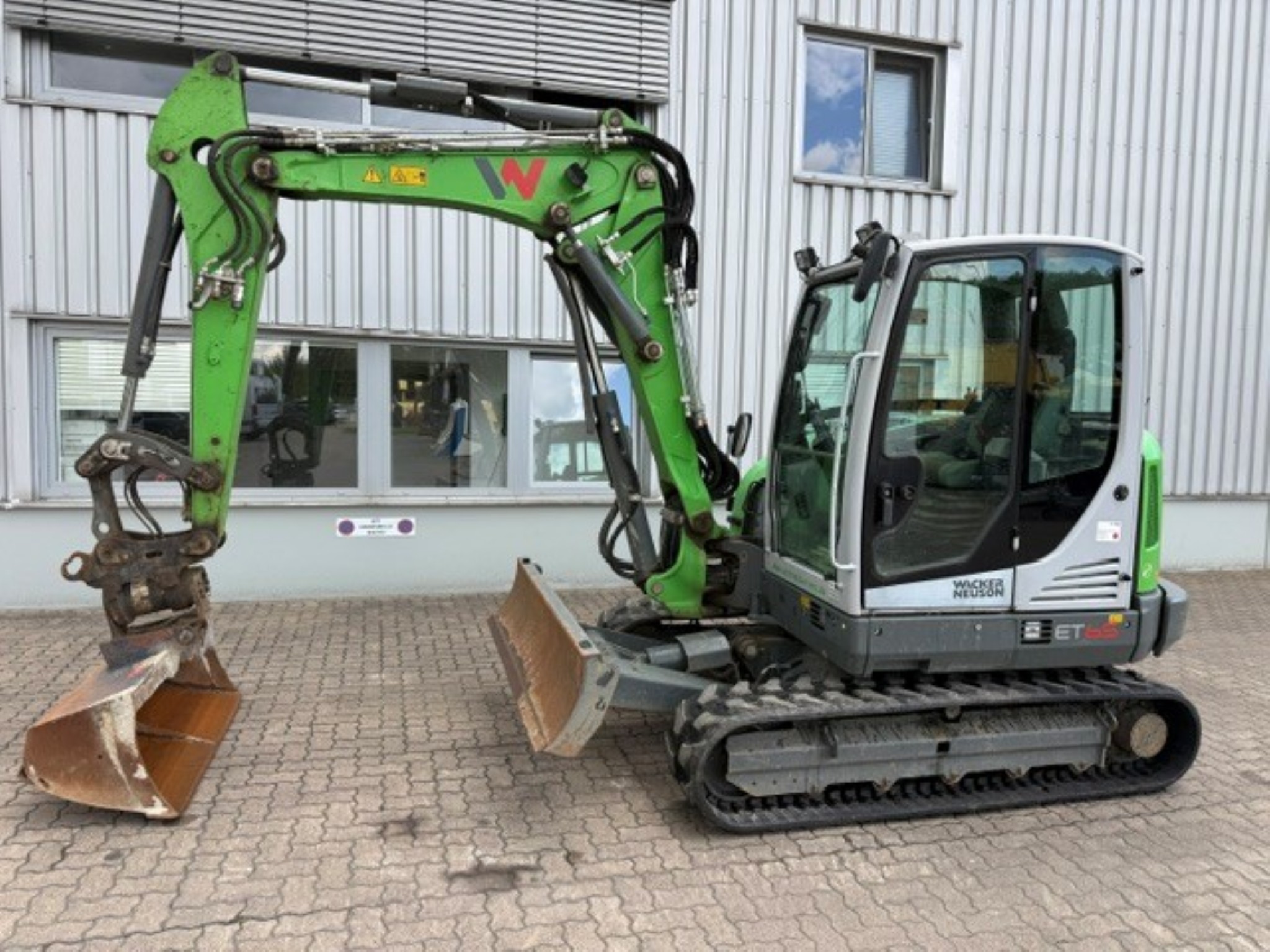 Machines de construction modernes libérées-1