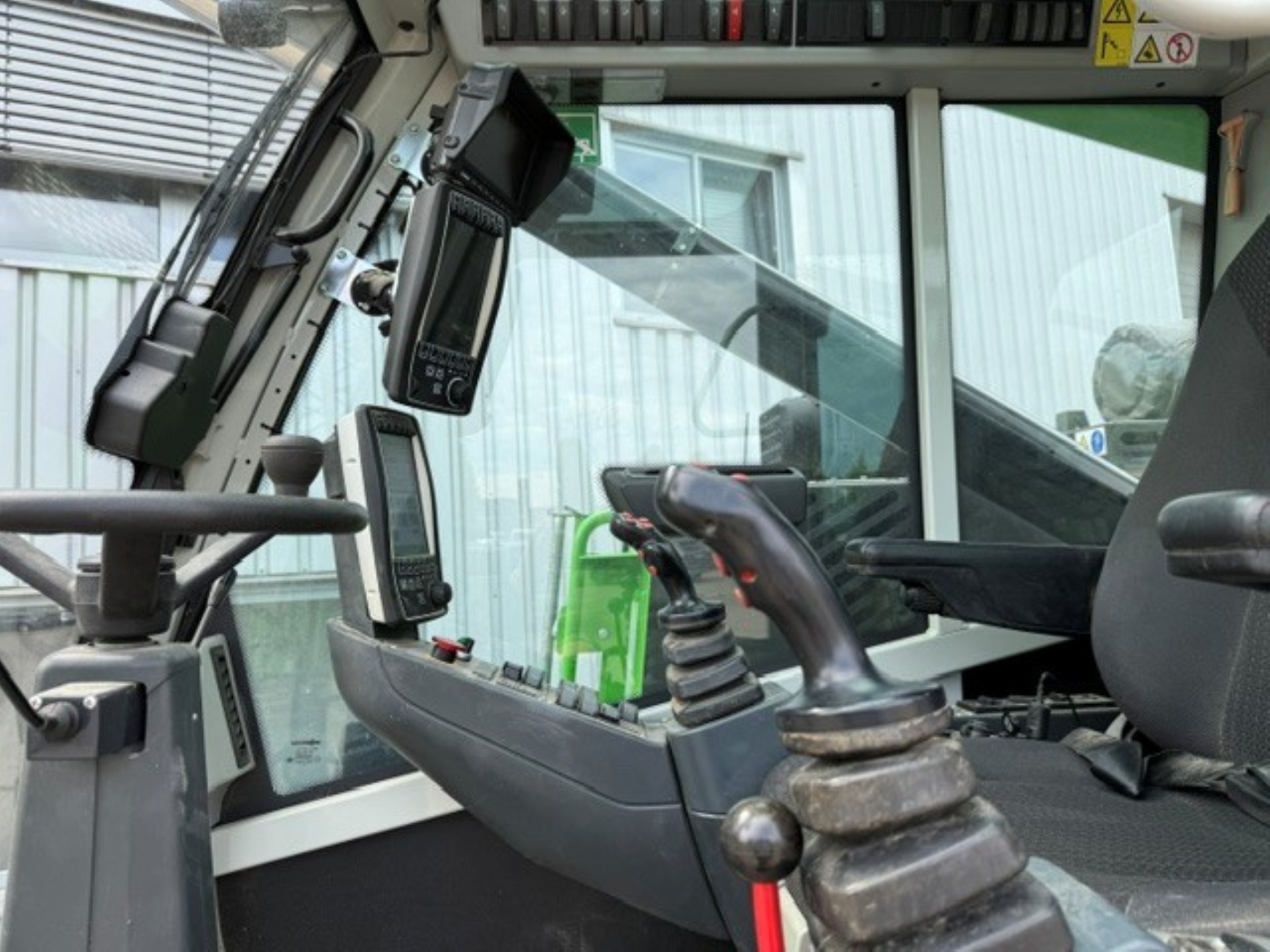 Machines de construction modernes libérées-9