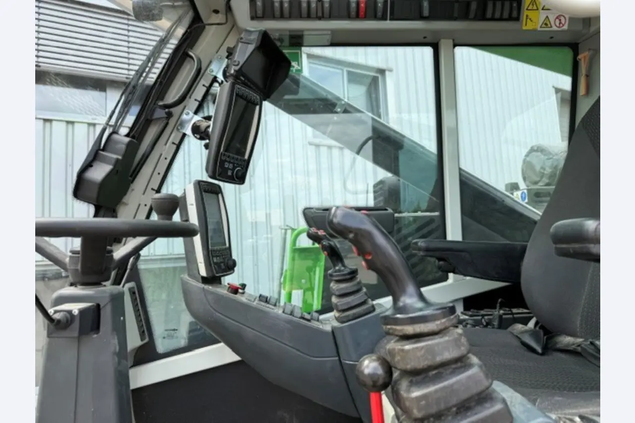Machines de construction modernes libérées-9