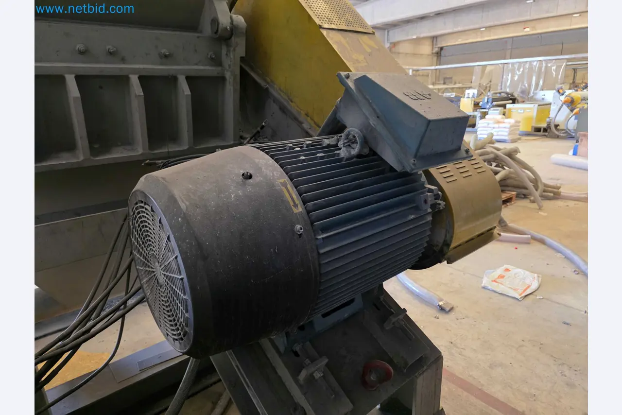 Factory Closure Auction: Plastic Sheet Extrusion Lines (PP/PE & PET)
-8