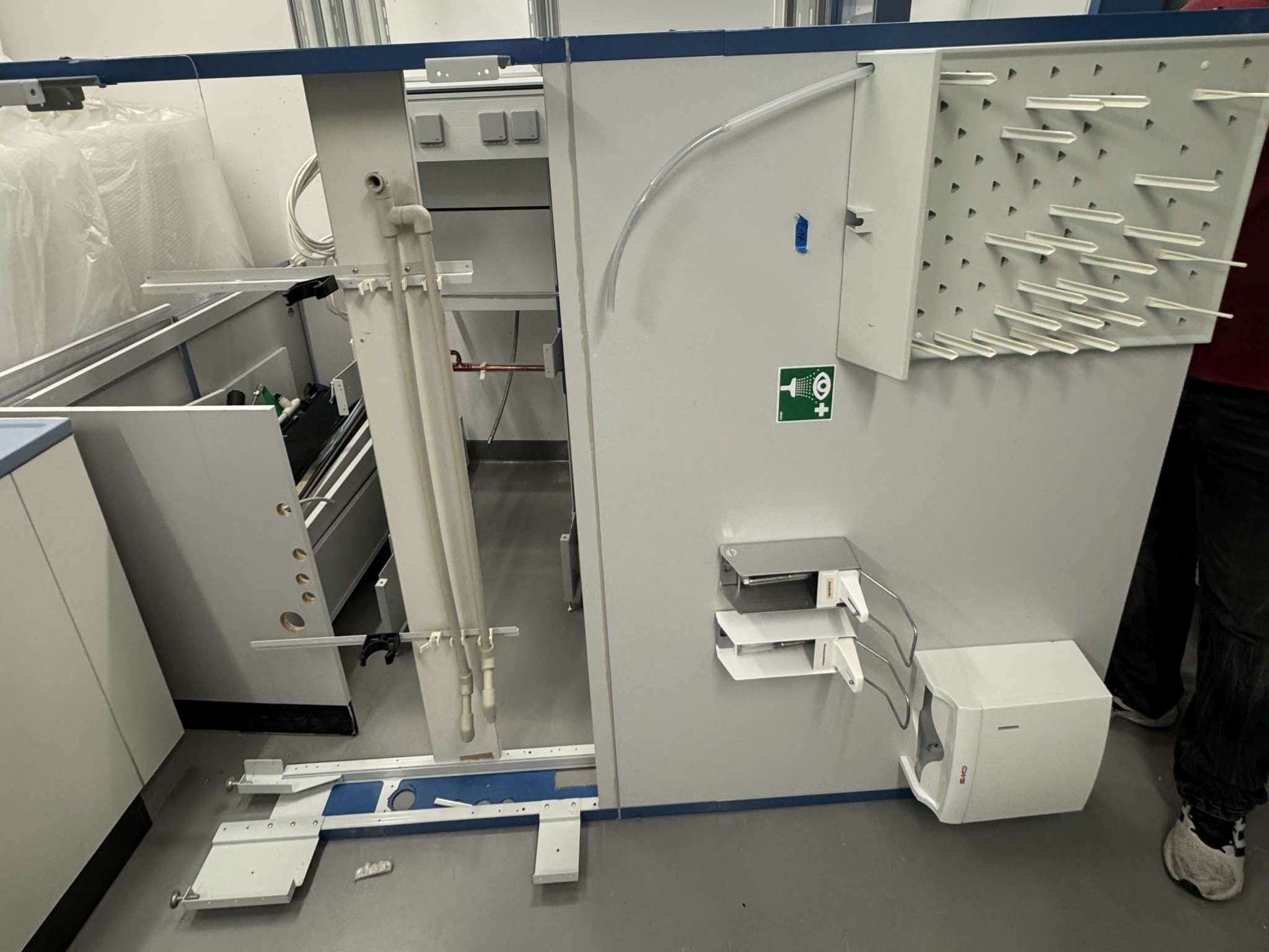 various laboratory furniture-1