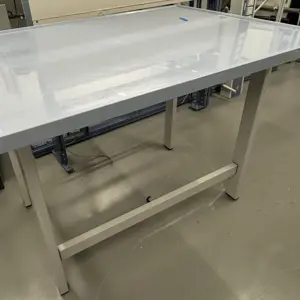 Laboratory bench