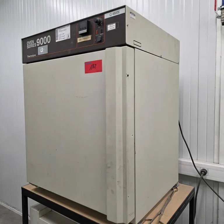 Sušicí skříň THERMOLYNE OV47410-26