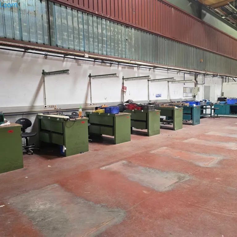 8 Pracovní stoly SARRALLE